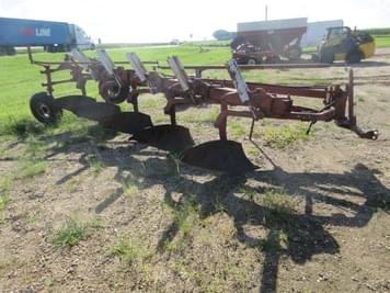 Main image International Harvester 700