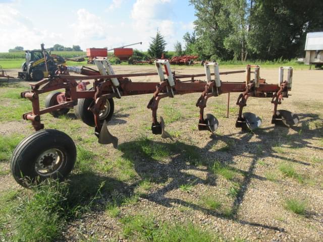 Image of International Harvester 700 equipment image 3