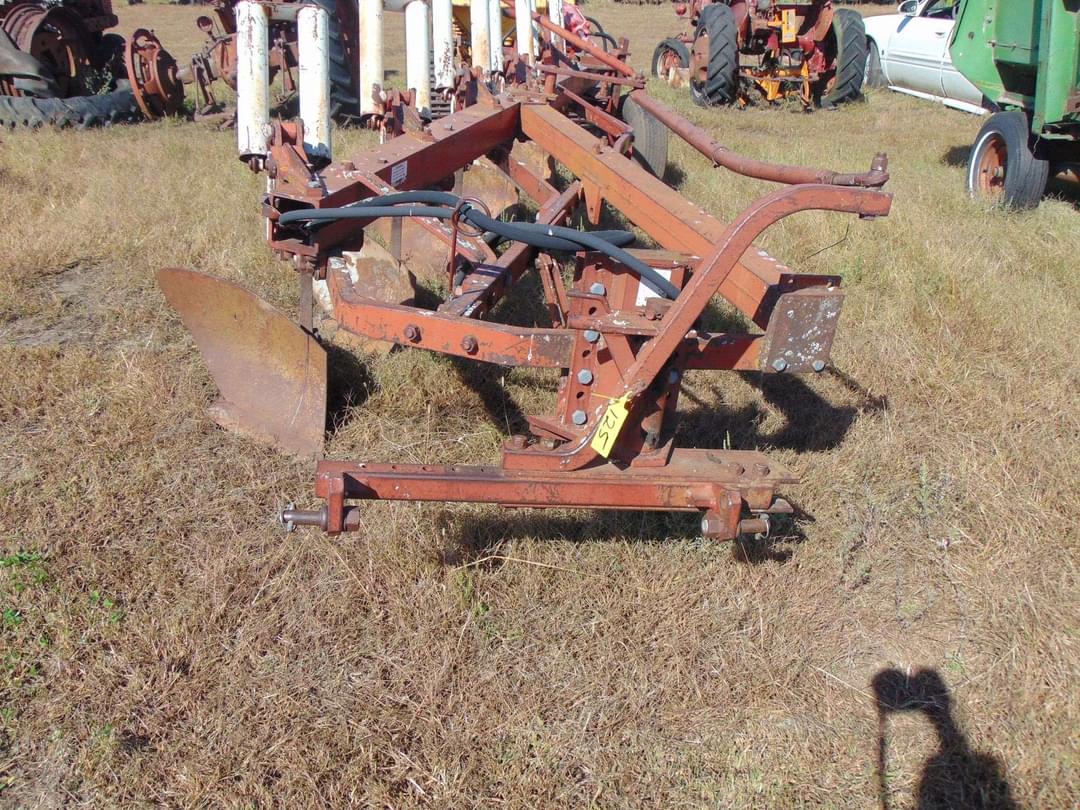 Image of International Harvester 700 Image 0