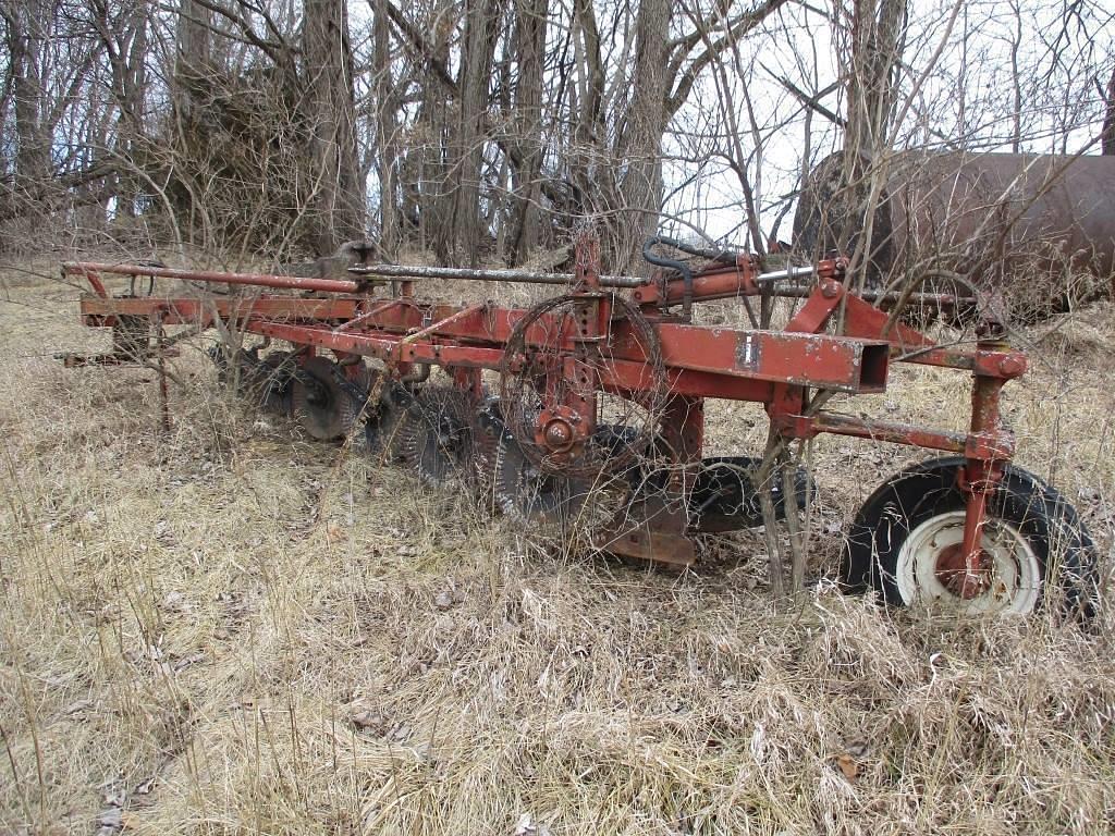 Image of International Harvester 700 Image 1