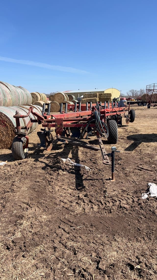 Image of International Harvester 700 equipment image 1