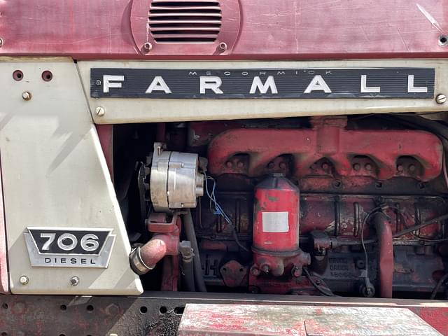Image of International Harvester 706 equipment image 4