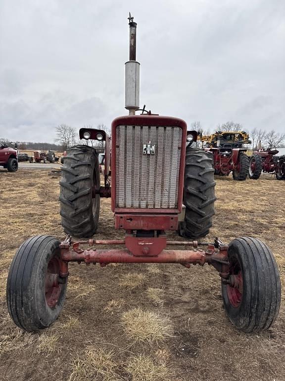 Image of International Harvester 706 equipment image 1