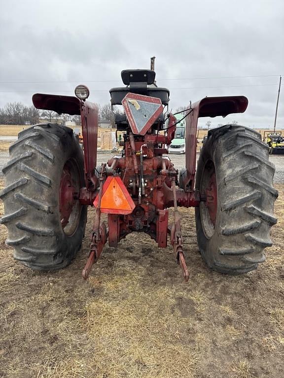 Image of International Harvester 706 equipment image 3