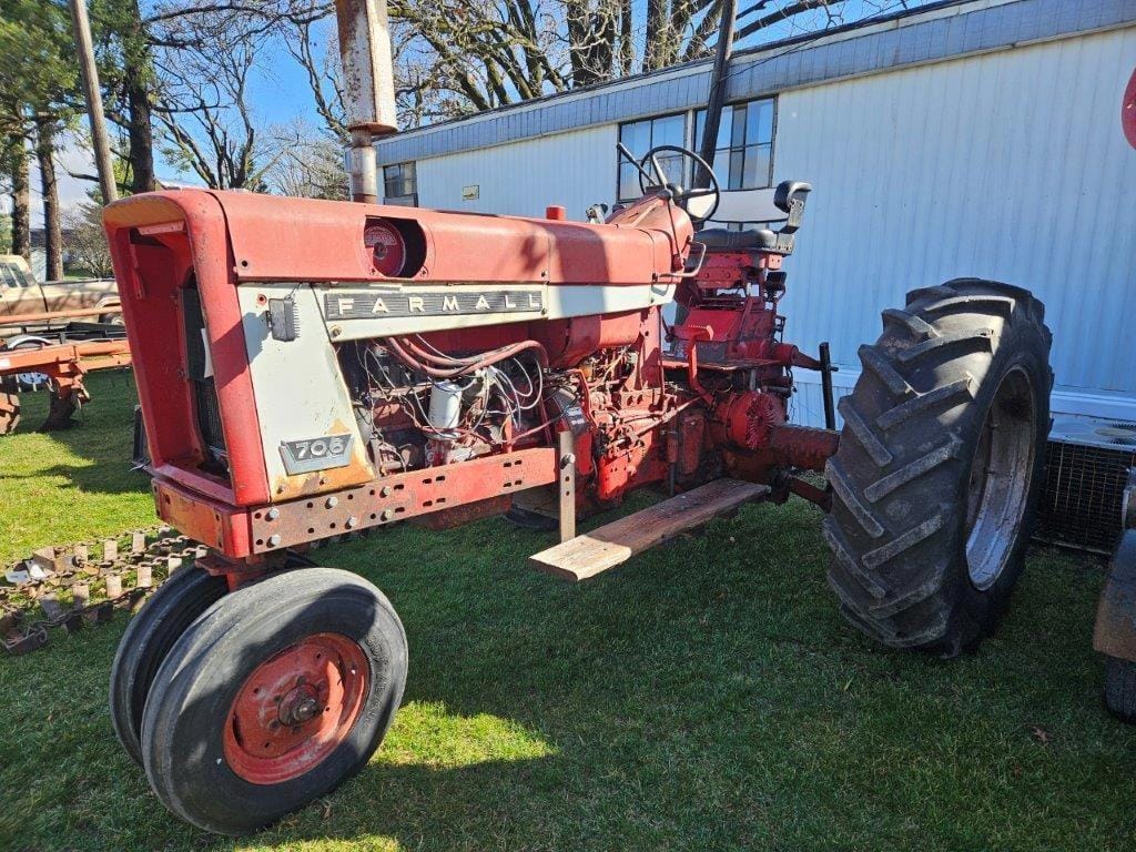 Main image International Harvester 706