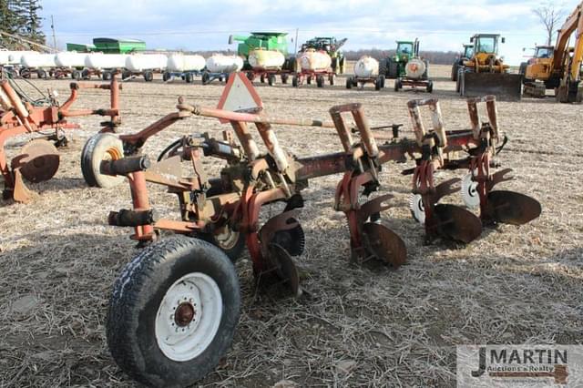 Image of International Harvester 710 equipment image 2