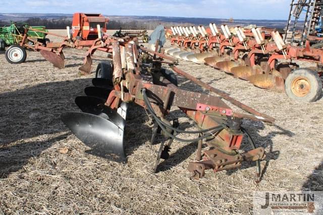 Image of International Harvester 710 equipment image 3