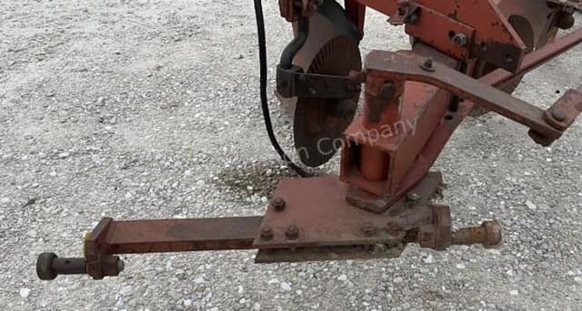 Image of International Harvester 710 equipment image 1