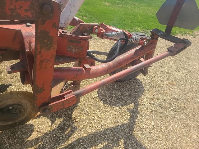 Image of International Harvester 710 equipment image 3