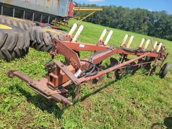 Main image International Harvester 710