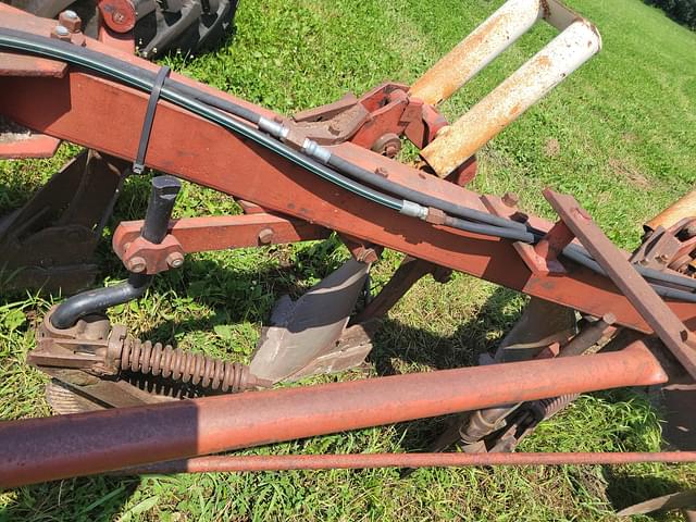 Image of International Harvester 710 equipment image 3