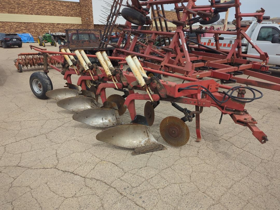 Image of International Harvester 720 Primary image