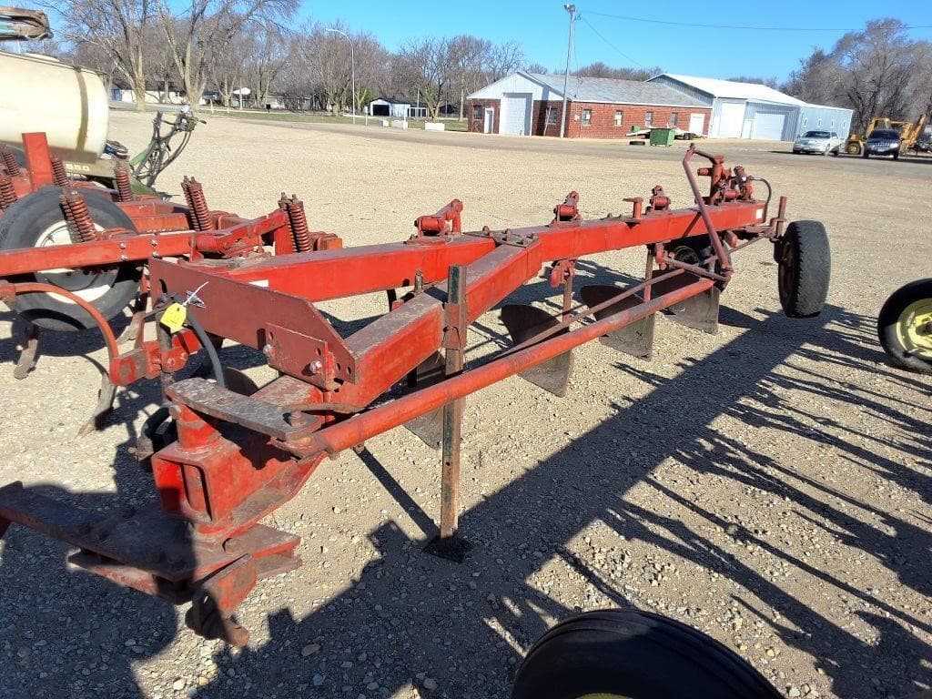 Image of International Harvester 720 Image 1