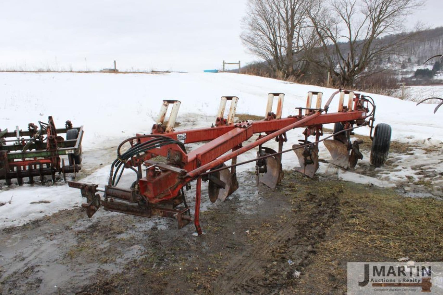 International Harvester 720 Equipment Image0