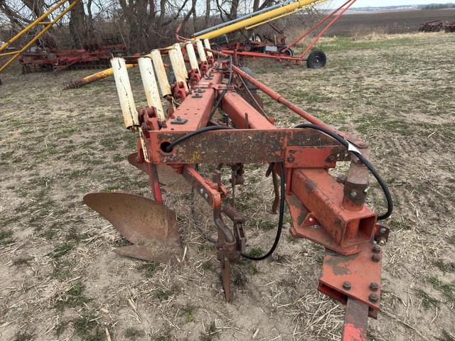Image of International Harvester 720 equipment image 2
