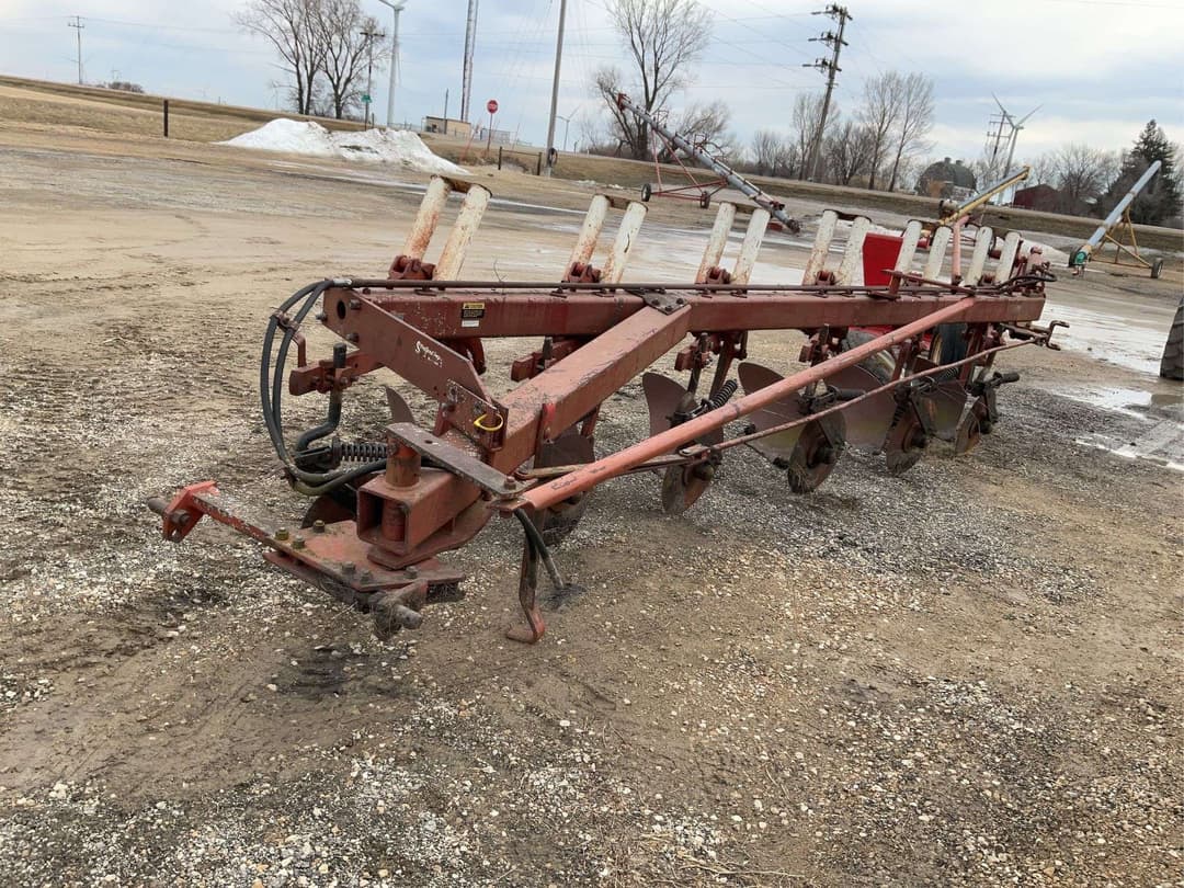 Image of International Harvester 720 Image 0