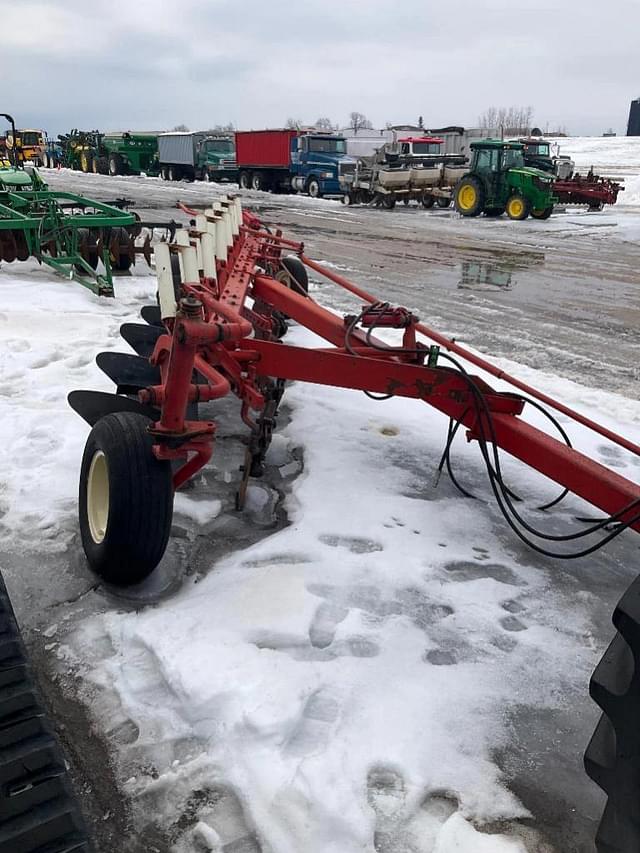 Image of International Harvester 720 equipment image 1