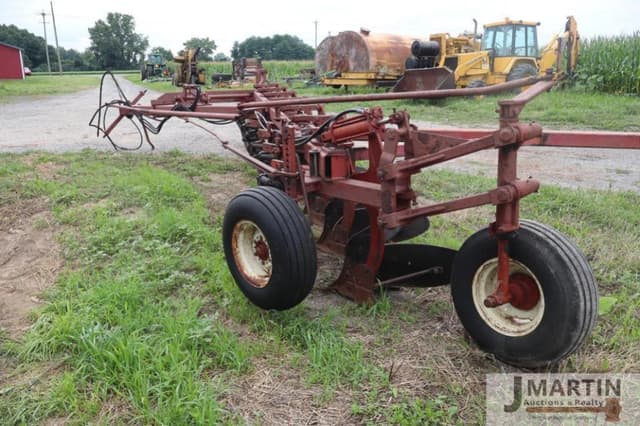 Image of International Harvester 720 equipment image 2
