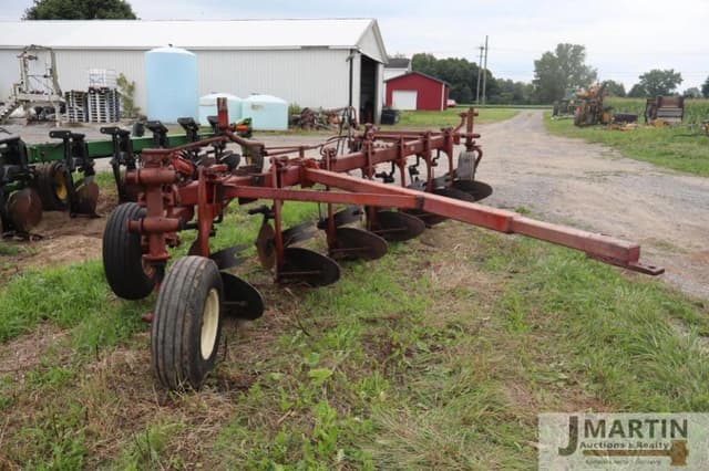 Image of International Harvester 720 equipment image 3