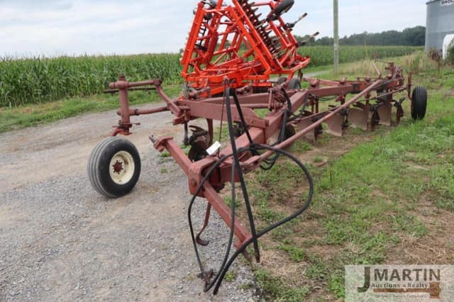 Image of International Harvester 720 equipment image 1