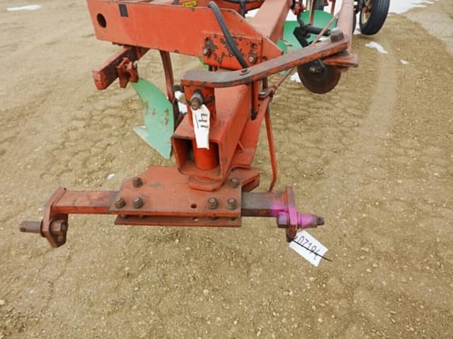 Image of International Harvester 720 equipment image 4