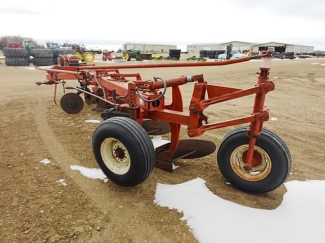 Image of International Harvester 720 equipment image 3