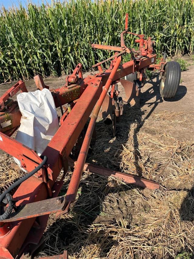 Image of International Harvester 720 equipment image 2