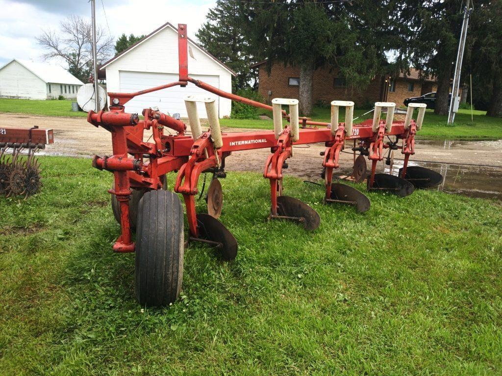 Image of International Harvester 720 Primary image