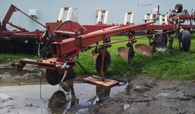 Image of International Harvester 720 equipment image 4
