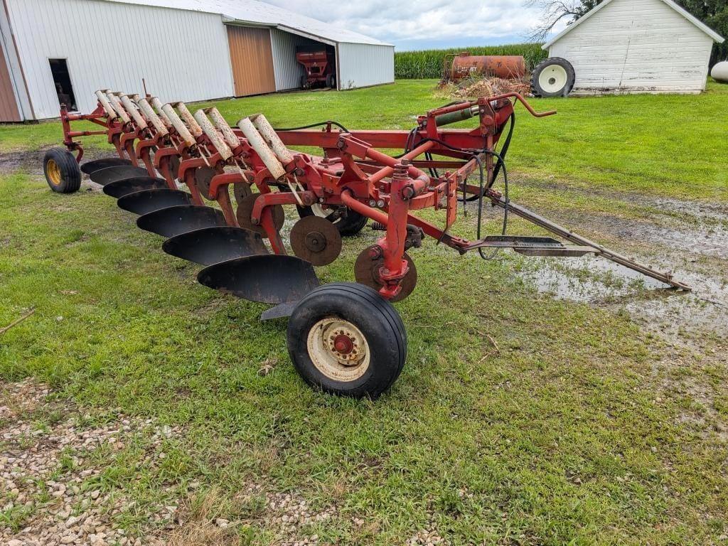 Image of International Harvester 720 Primary image
