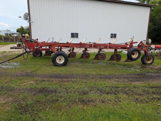 Image of International Harvester 720 equipment image 4