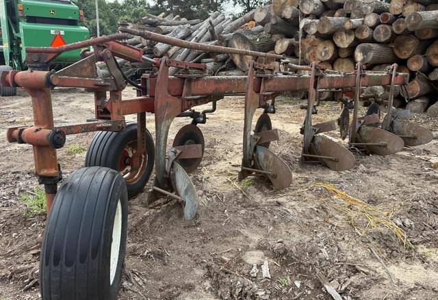 Image of International Harvester 720 equipment image 3