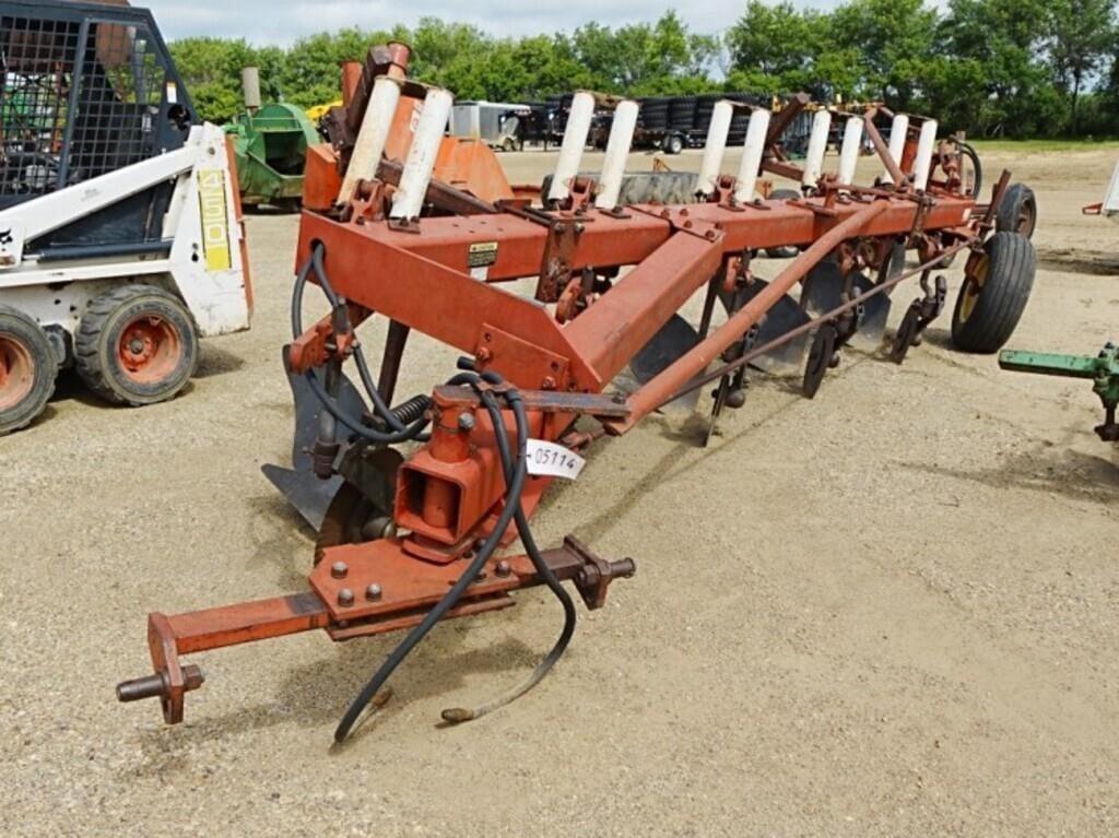 Image of International Harvester 720 Primary image