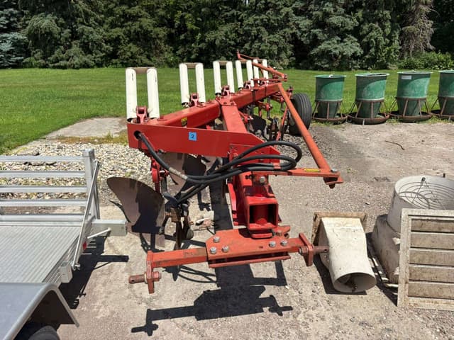 Image of International Harvester 720 equipment image 4