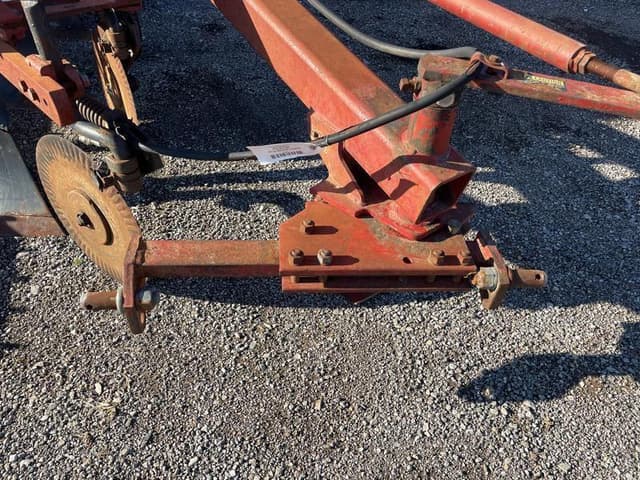 Image of International Harvester 730 equipment image 2