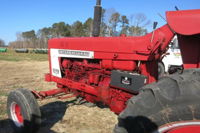 Image of International Harvester 756 equipment image 4