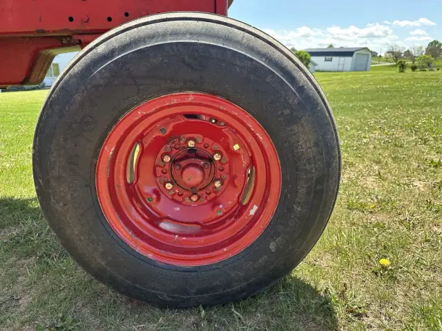 Image of International Harvester 766 equipment image 3