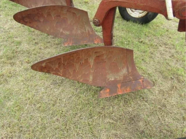Image of International Harvester 770 equipment image 2
