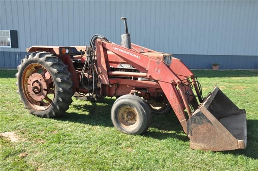 Image of International Harvester 784 Primary image