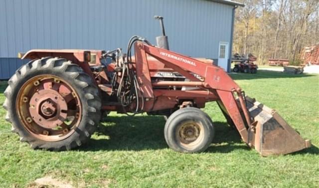 Image of International Harvester 784 equipment image 3