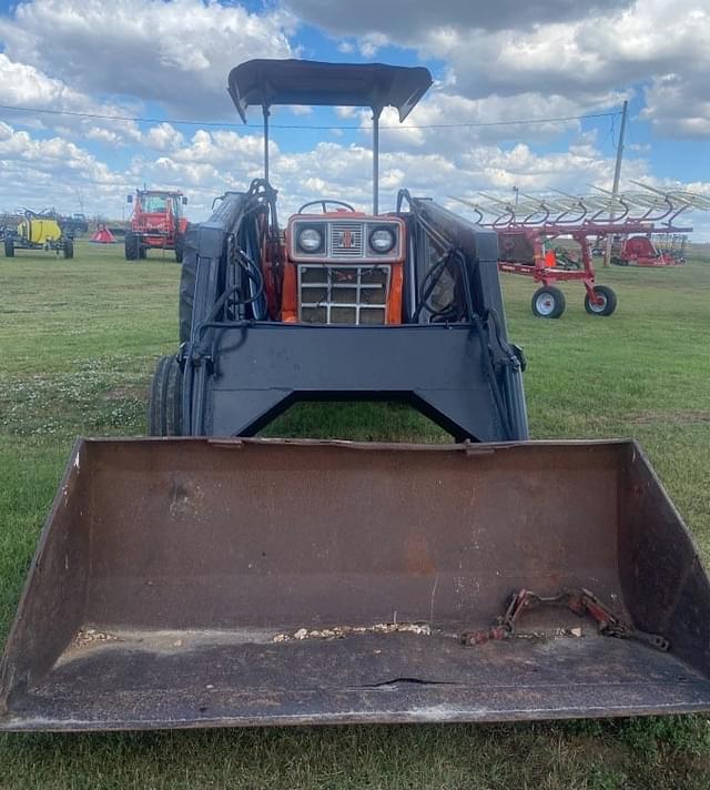 Image of International Harvester 784 equipment image 1