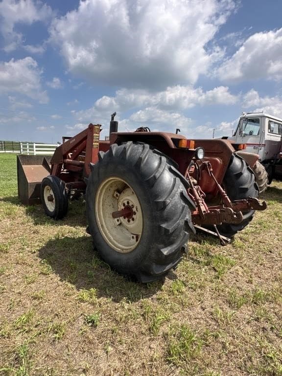 Image of International Harvester 784 equipment image 3