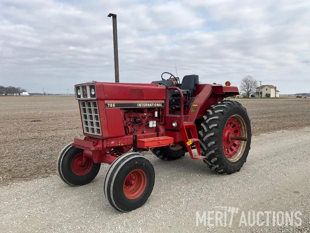 Main image International Harvester 786