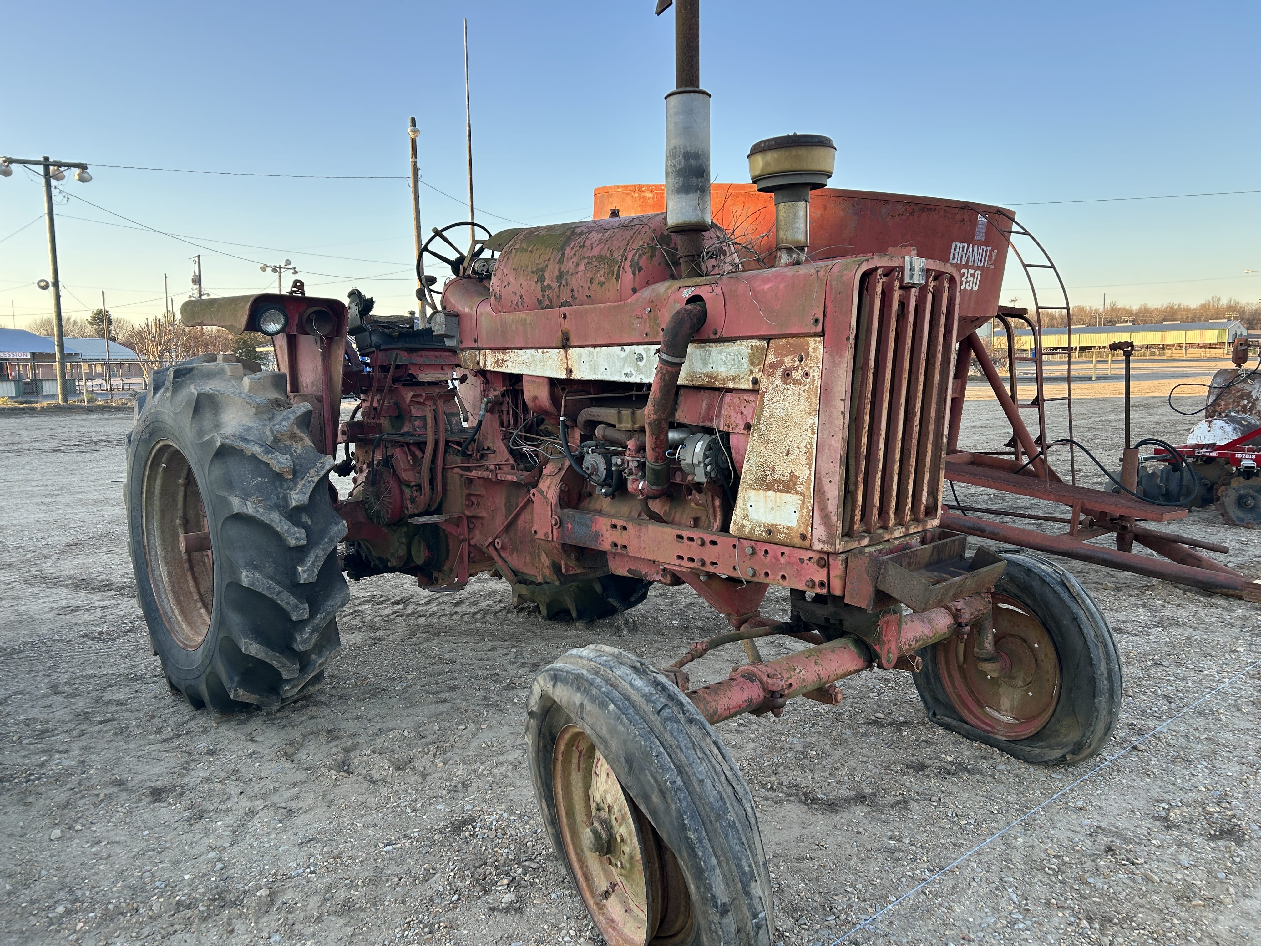 Main image International Harvester 806