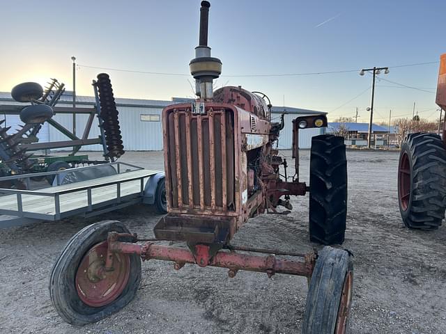 Image of International Harvester 806 equipment image 1