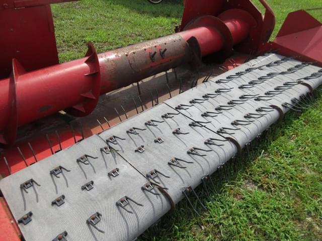 Image of International Harvester 810-10 equipment image 4