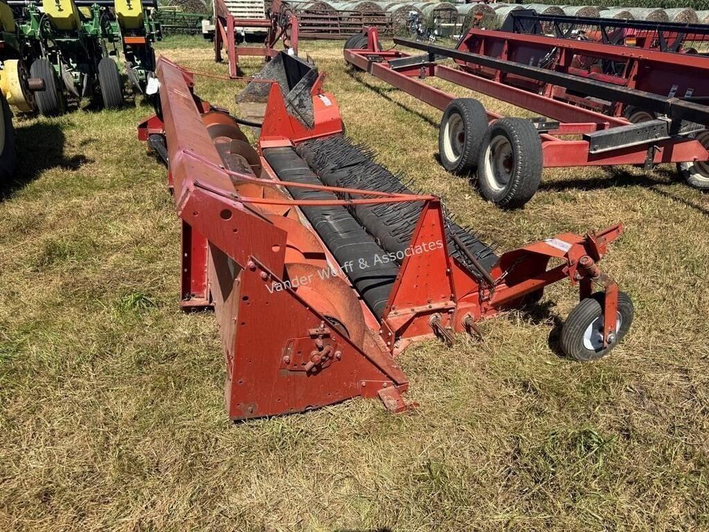 Image of International Harvester 810 Primary image