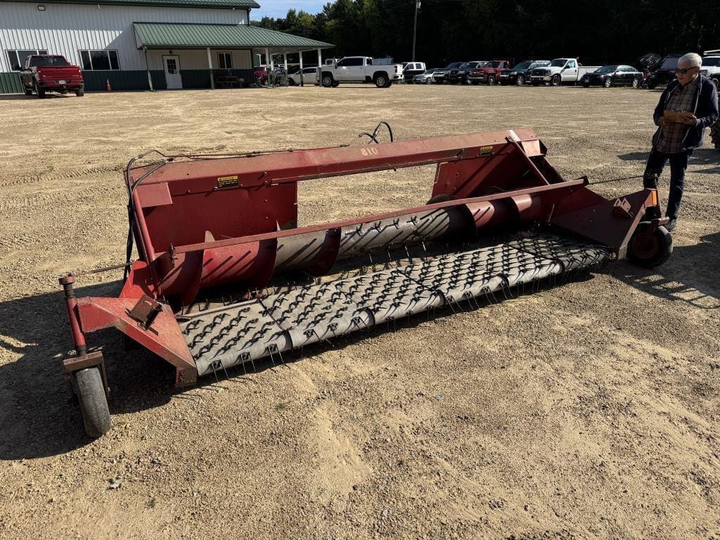 International Harvester 810 Equipment Image0
