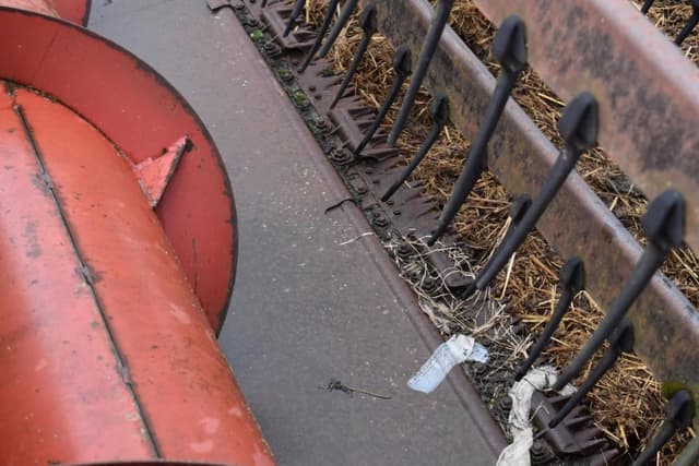 Image of International Harvester 820 equipment image 2