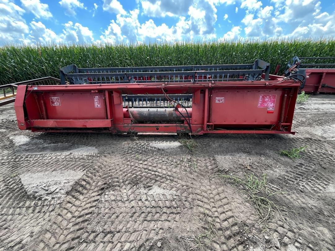 Image of International Harvester 820 Image 1